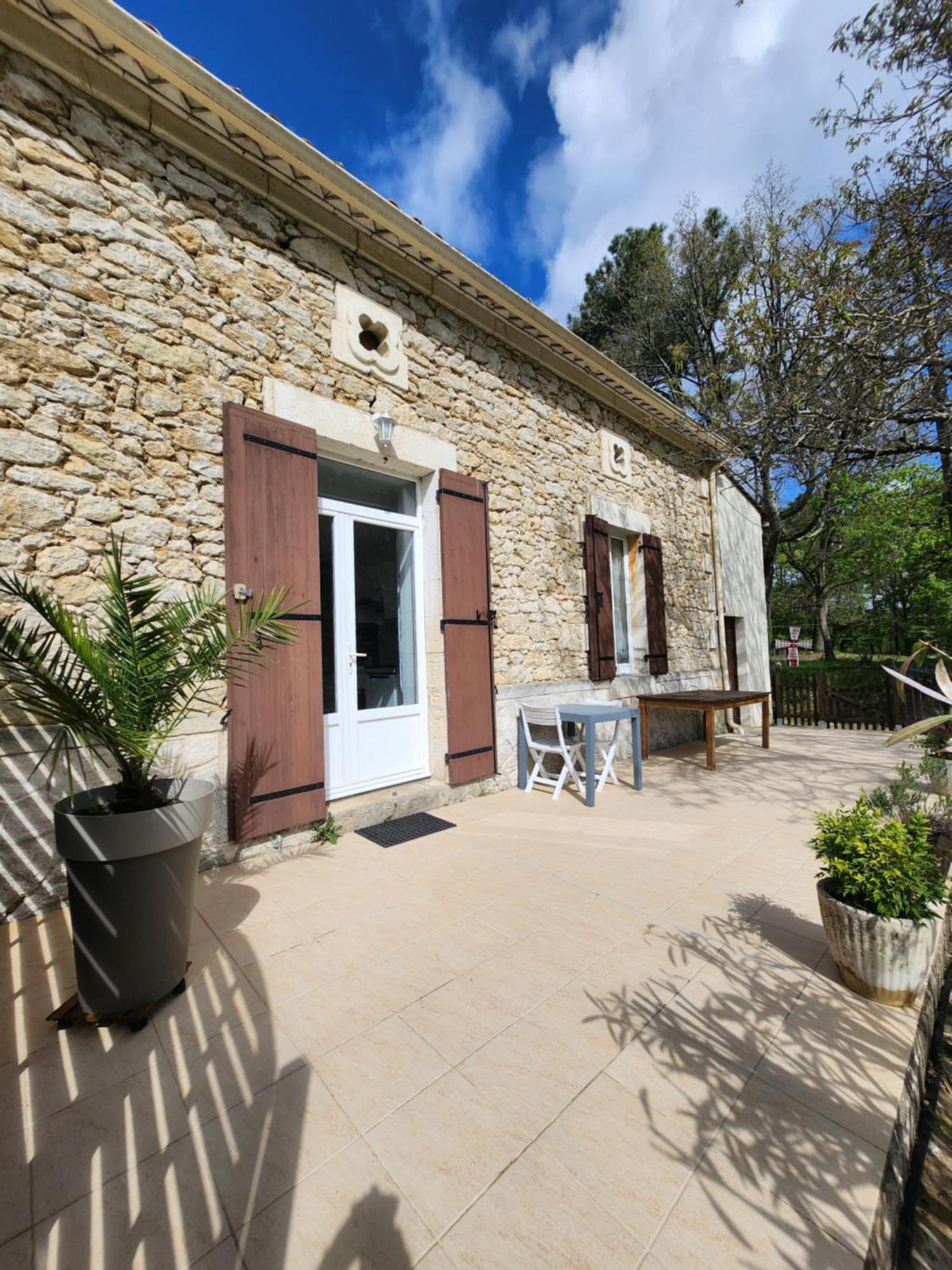 Gite Les Longeres Montazeau Εξωτερικό φωτογραφία